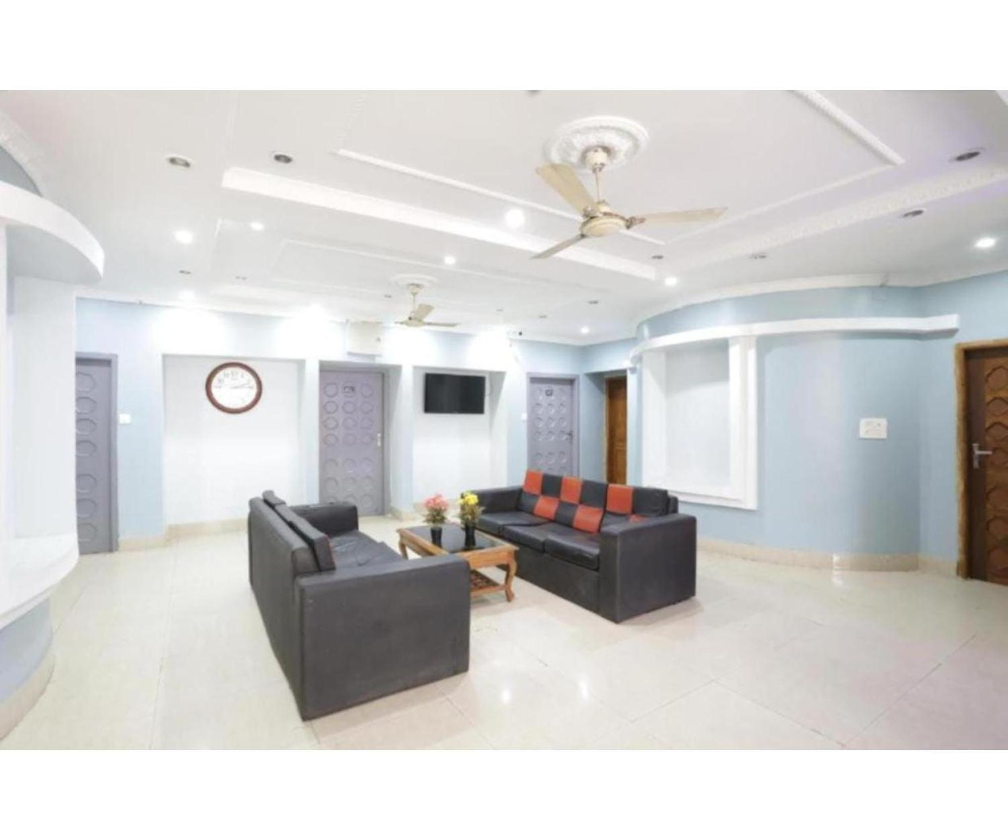 Day S Inn Luxury Stay Near Care Hospital In Budget Friendly Price Best Seller Бхубанешвар Екстериор снимка