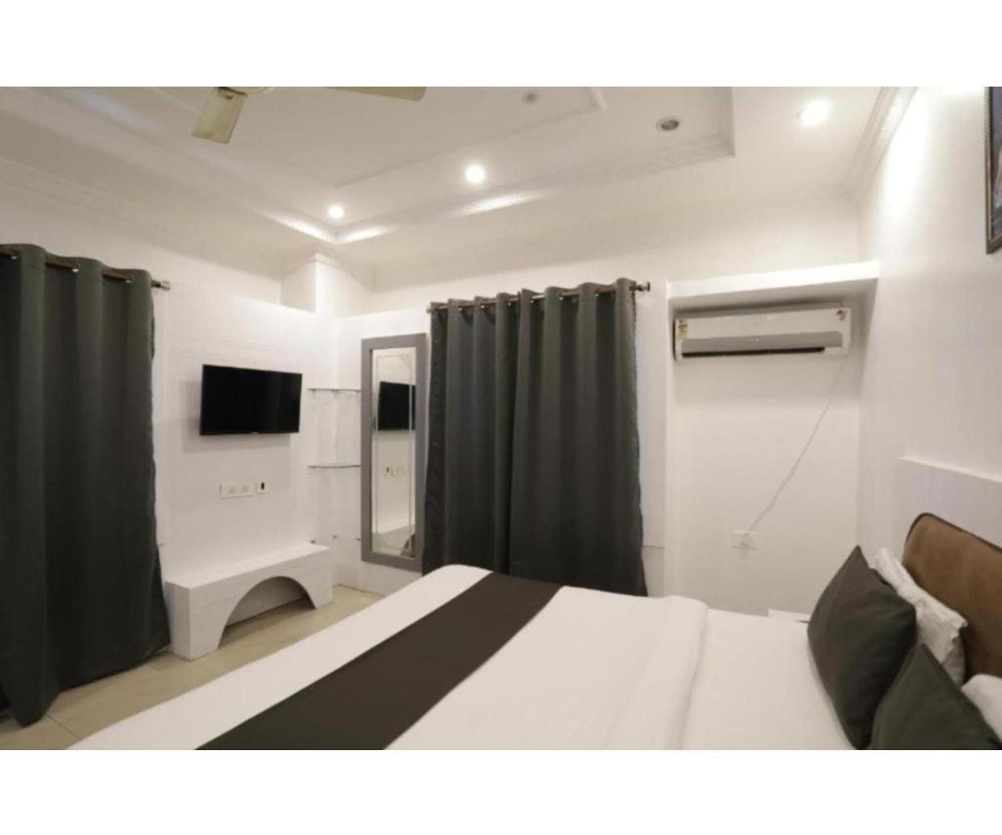 Day S Inn Luxury Stay Near Care Hospital In Budget Friendly Price Best Seller Бхубанешвар Екстериор снимка