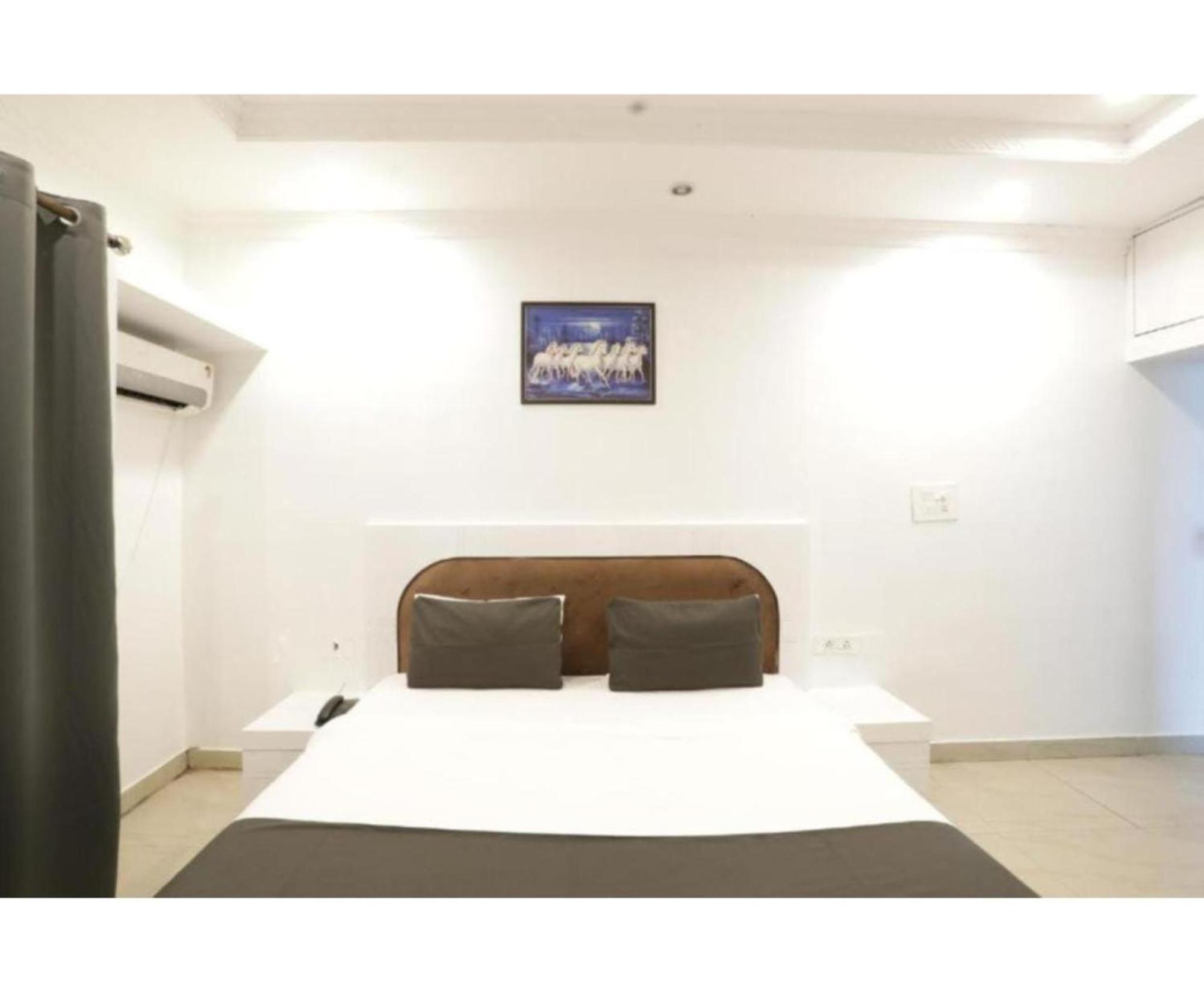 Day S Inn Luxury Stay Near Care Hospital In Budget Friendly Price Best Seller Бхубанешвар Екстериор снимка