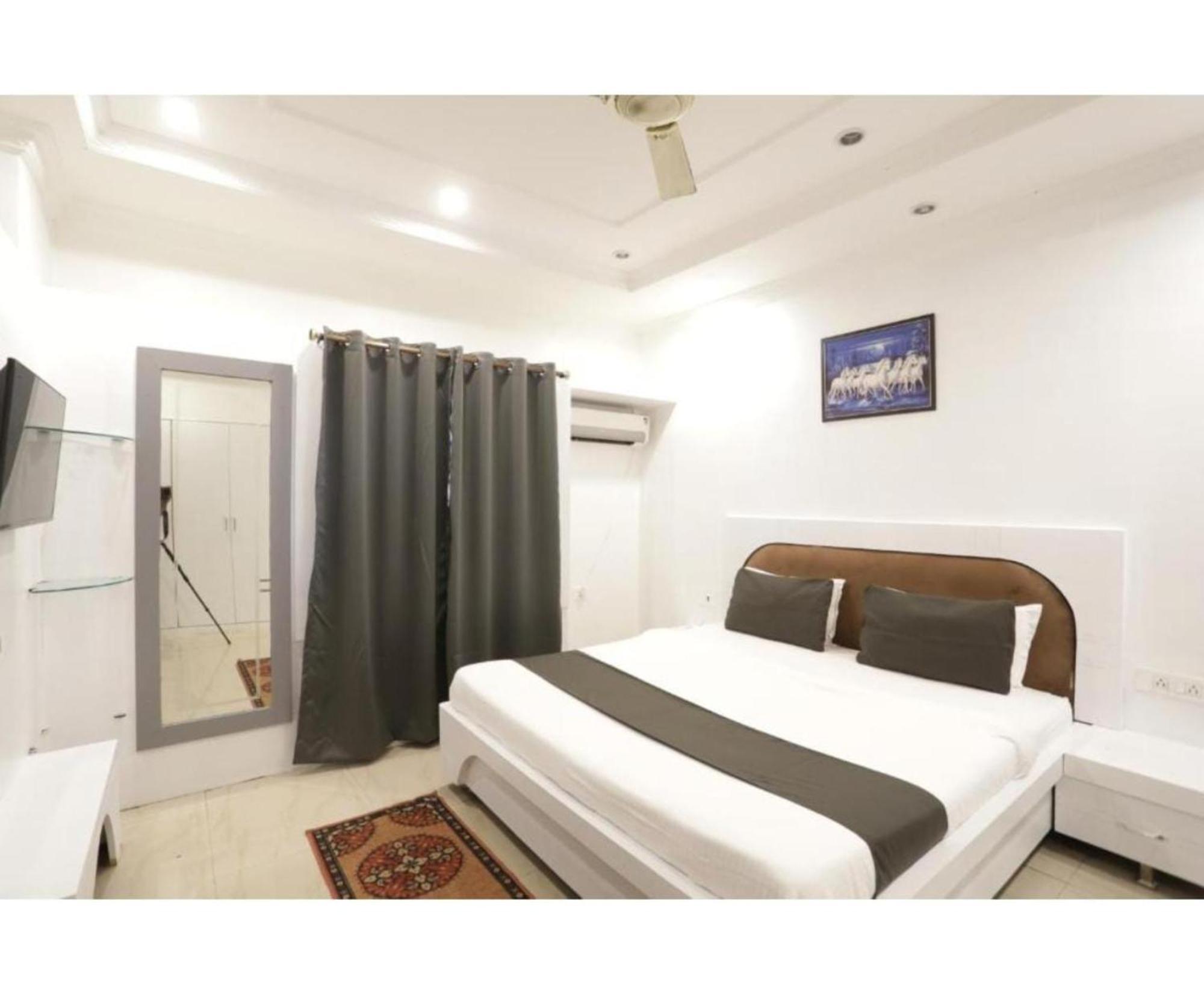 Day S Inn Luxury Stay Near Care Hospital In Budget Friendly Price Best Seller Бхубанешвар Екстериор снимка