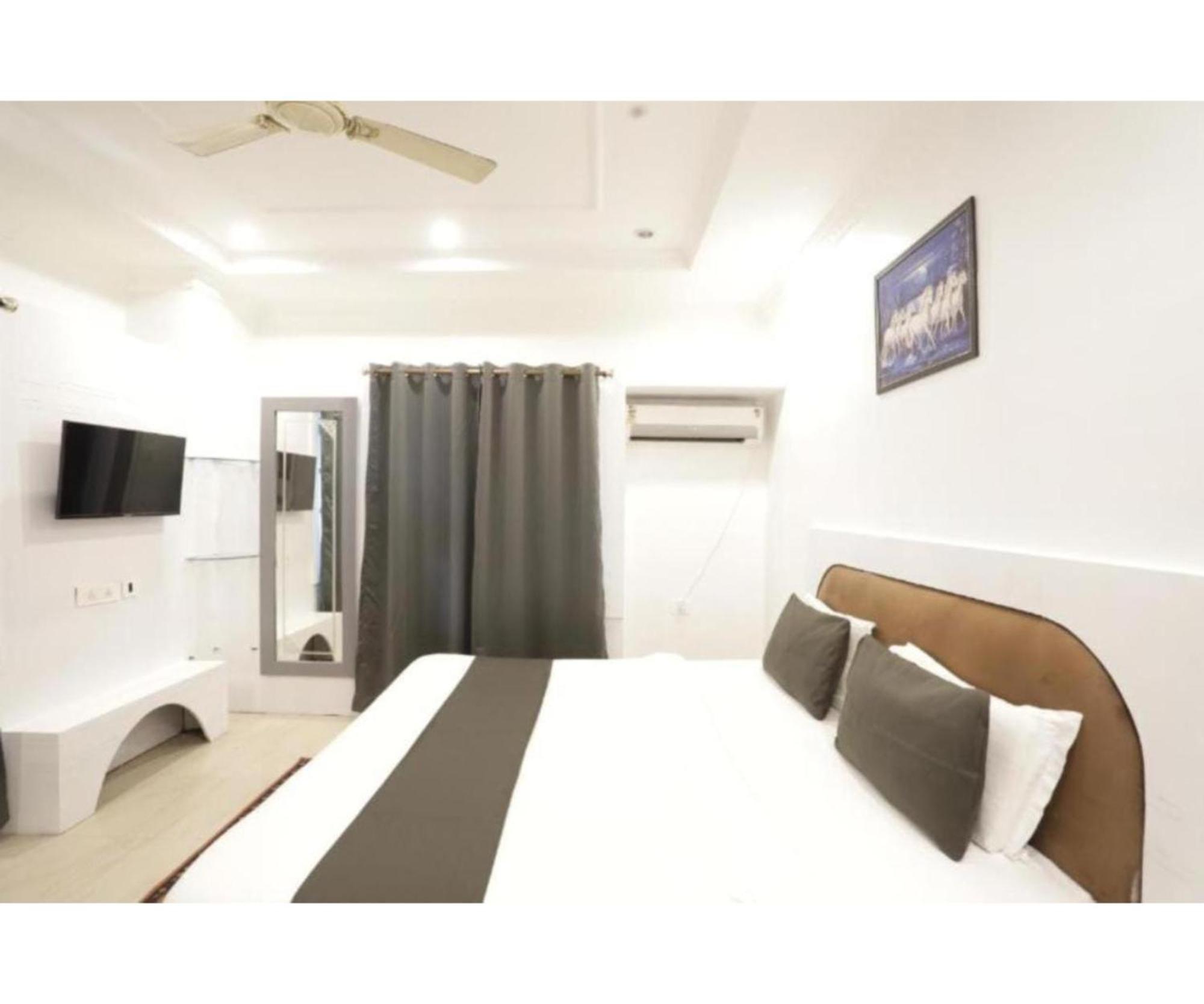 Day S Inn Luxury Stay Near Care Hospital In Budget Friendly Price Best Seller Бхубанешвар Екстериор снимка