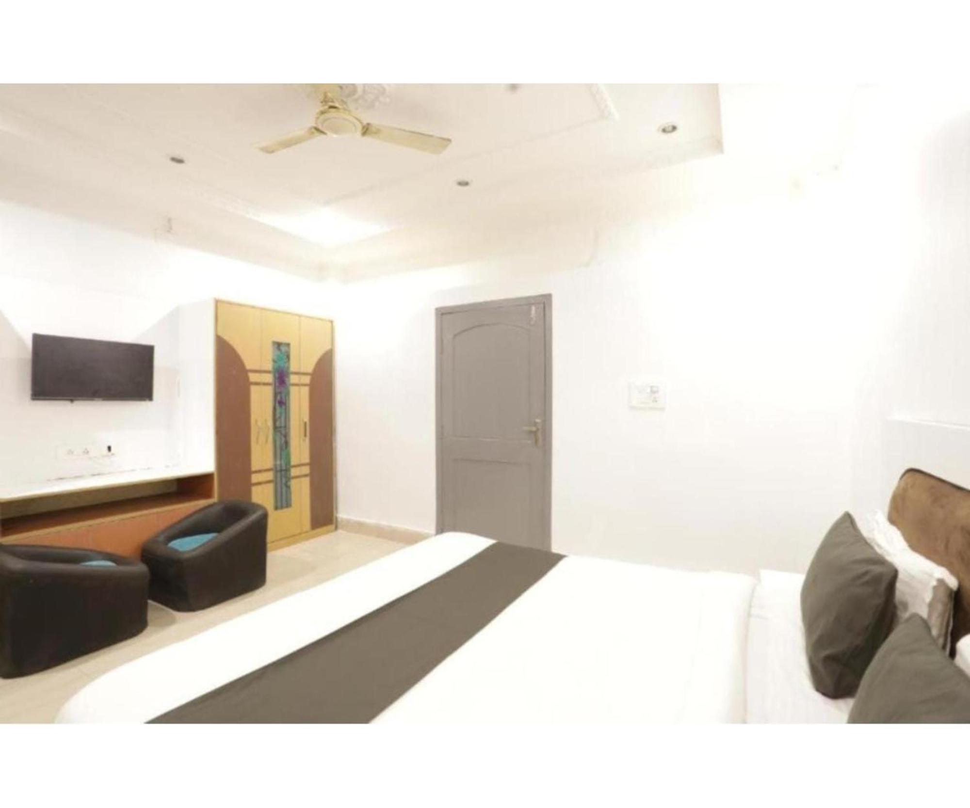 Day S Inn Luxury Stay Near Care Hospital In Budget Friendly Price Best Seller Бхубанешвар Екстериор снимка