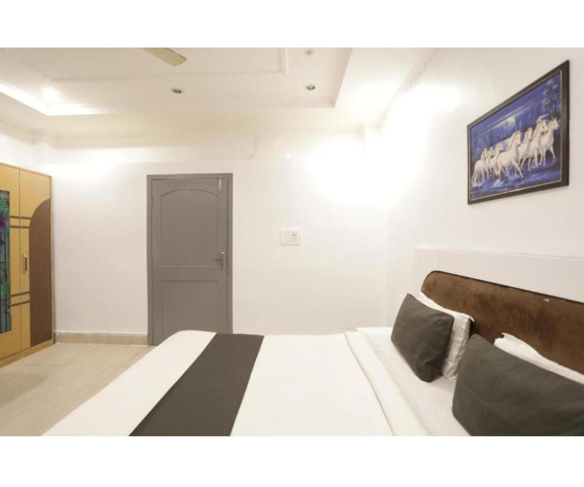Day S Inn Luxury Stay Near Care Hospital In Budget Friendly Price Best Seller Бхубанешвар Екстериор снимка